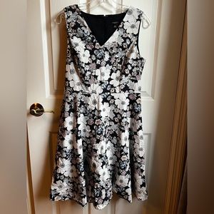 Floral A line sleeveless shift dress